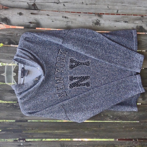 Ladies New York,  NY long sleeved shirt - Picture 1 of 9